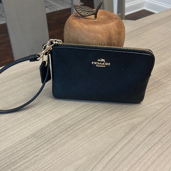 Coach Handbags - Coach wristlet
